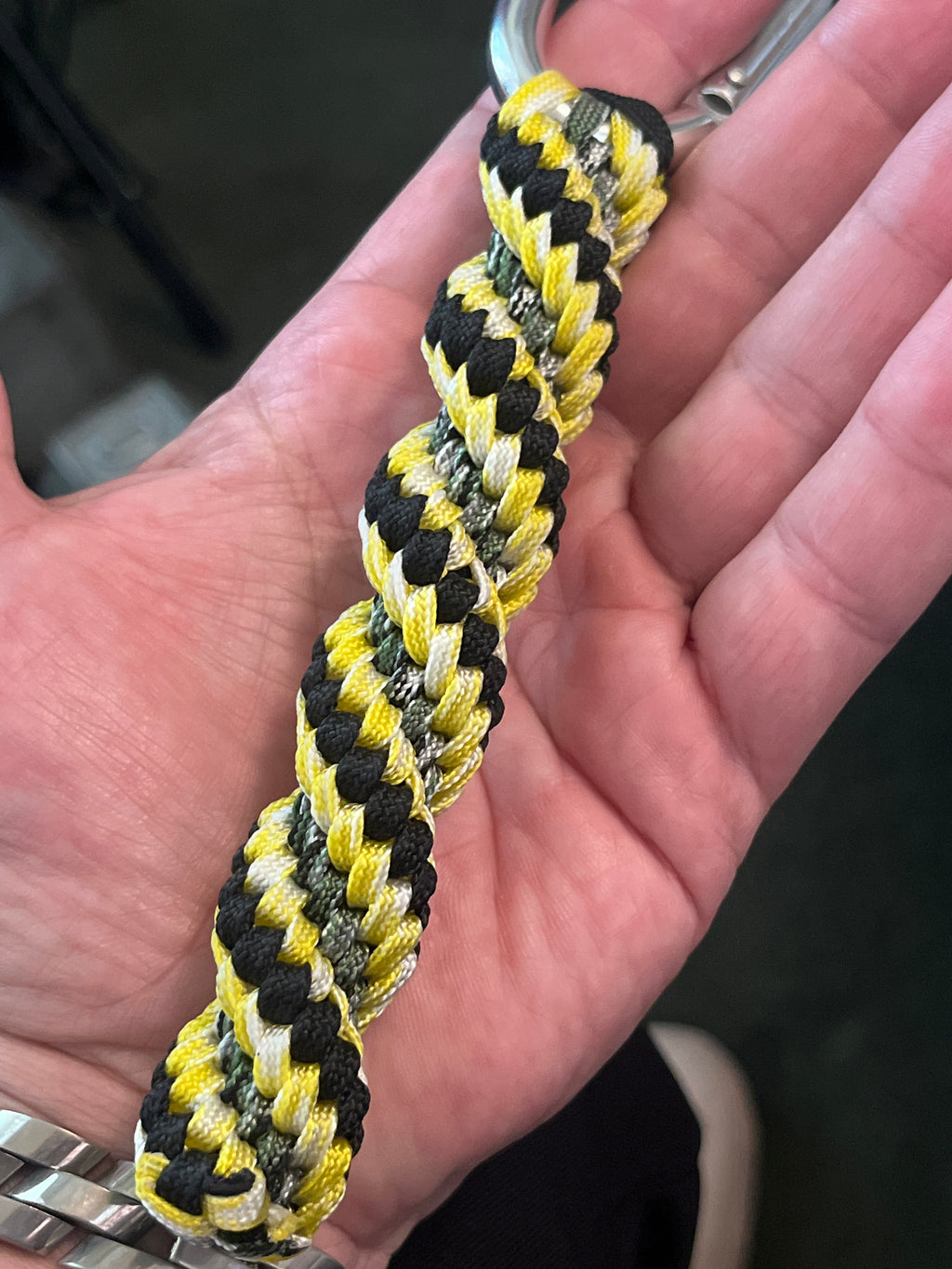 5"(13cm) 4-strings Artisan Handwoven Helix Spiral Paracord Collectible Keychain – Black Yellow Green