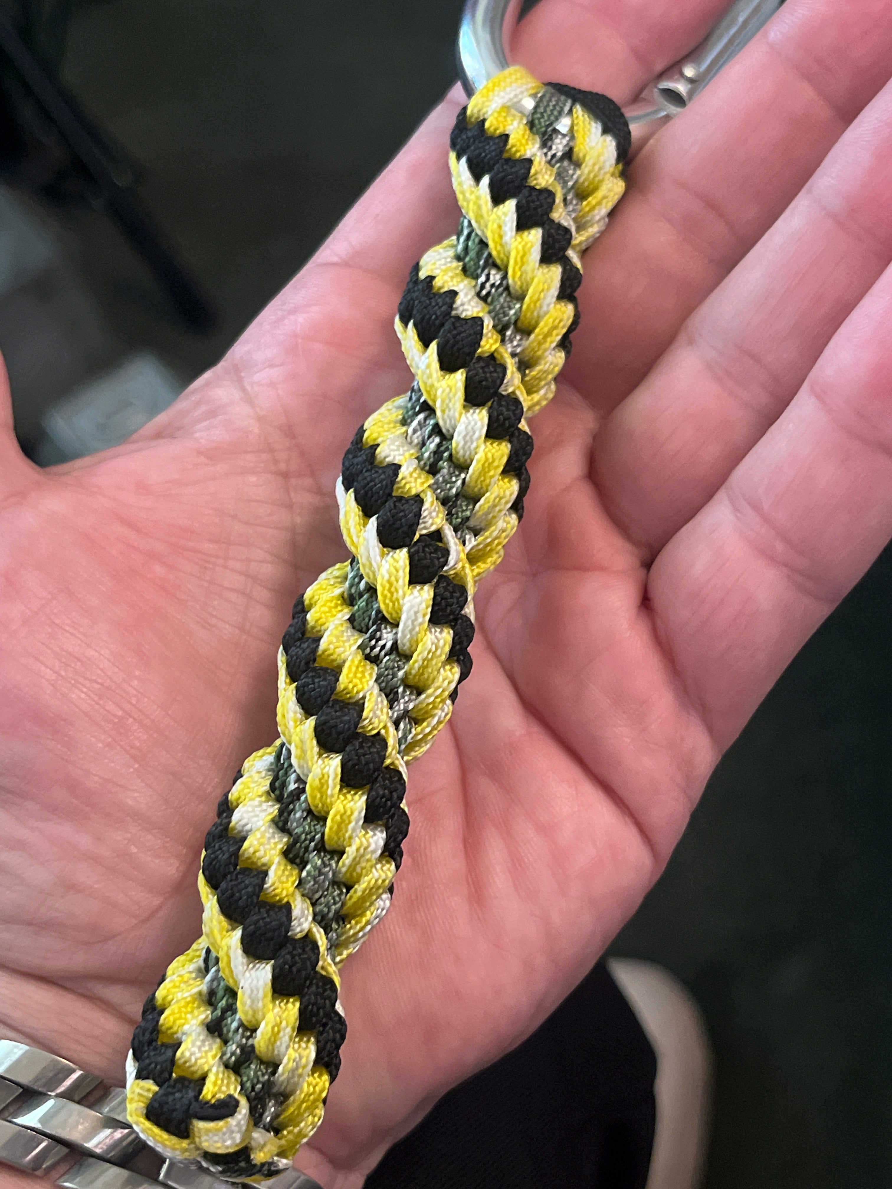 5"(13cm) 4-strings Artisan Handwoven Helix Spiral Paracord Collectible Keychain – Black Yellow Green