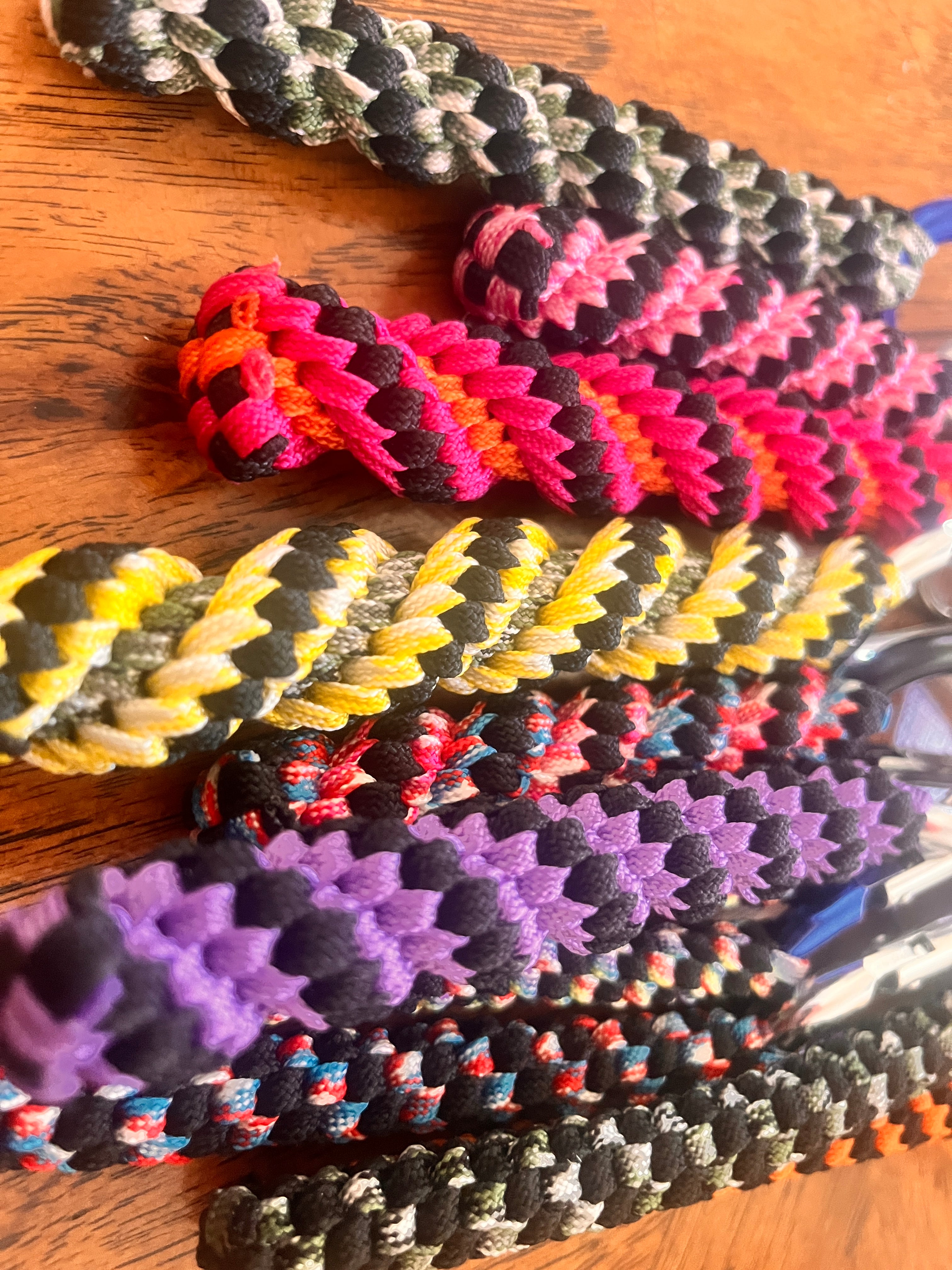 5"(13cm) 3-strings Artisan Handwoven Helix Spiral Paracord Collectible Keychain – Black & Purple