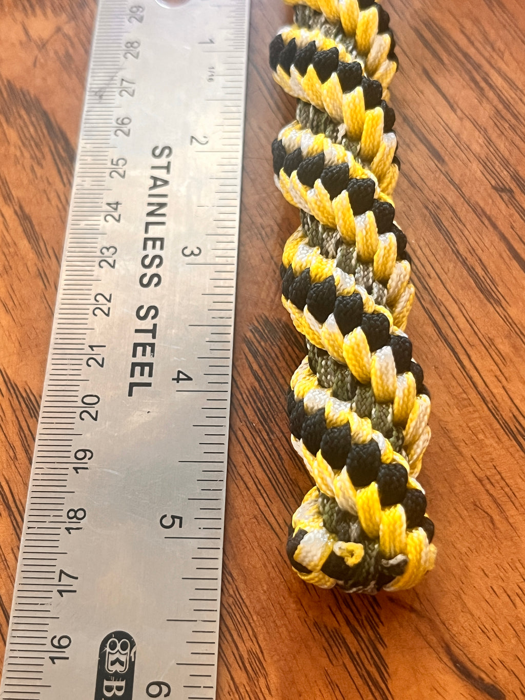 5"(13cm) 4-strings Artisan Handwoven Helix Spiral Paracord Collectible Keychain – Black Yellow Green