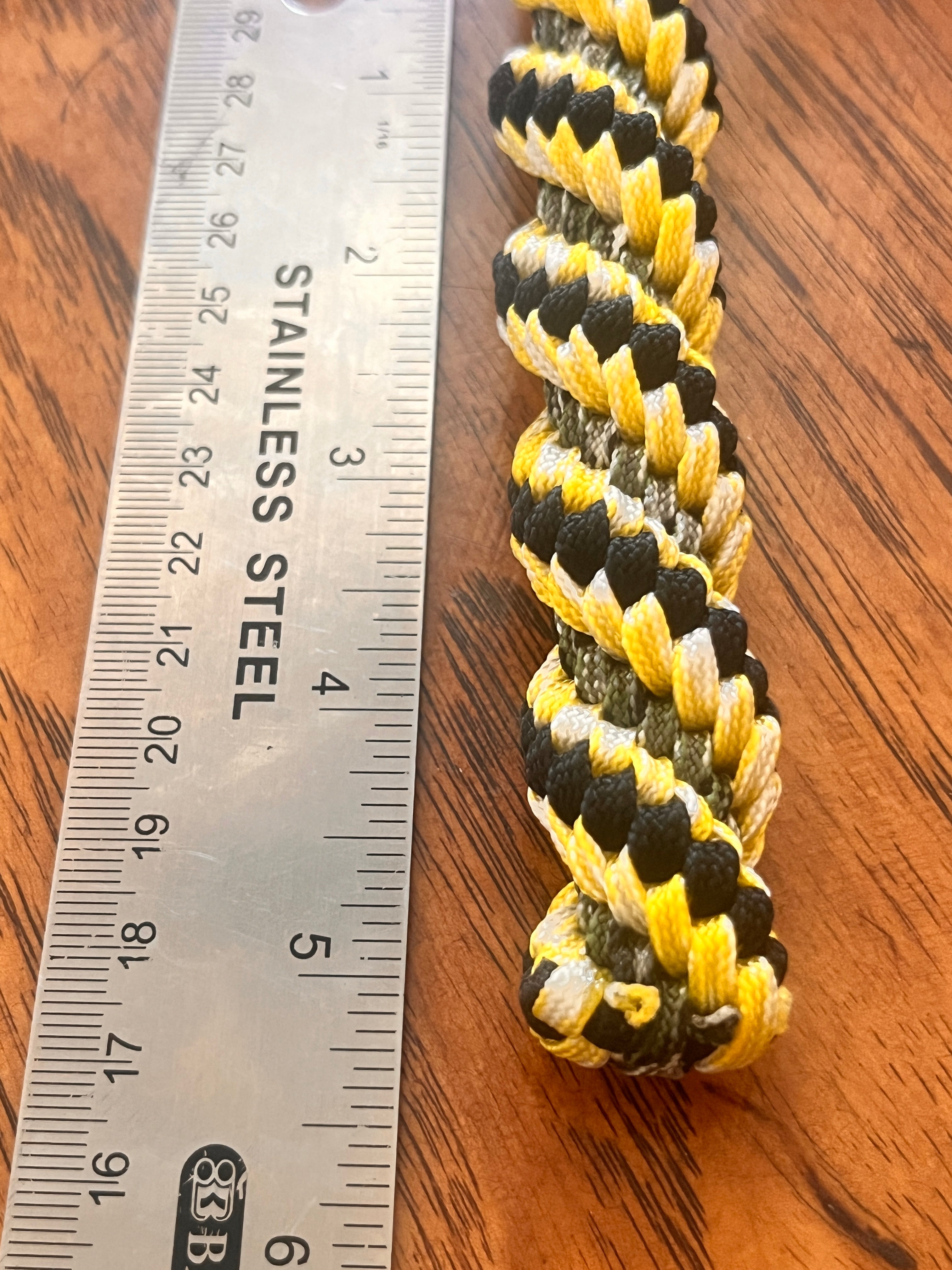 5"(13cm) 4-strings Artisan Handwoven Helix Spiral Paracord Collectible Keychain – Black Yellow Green