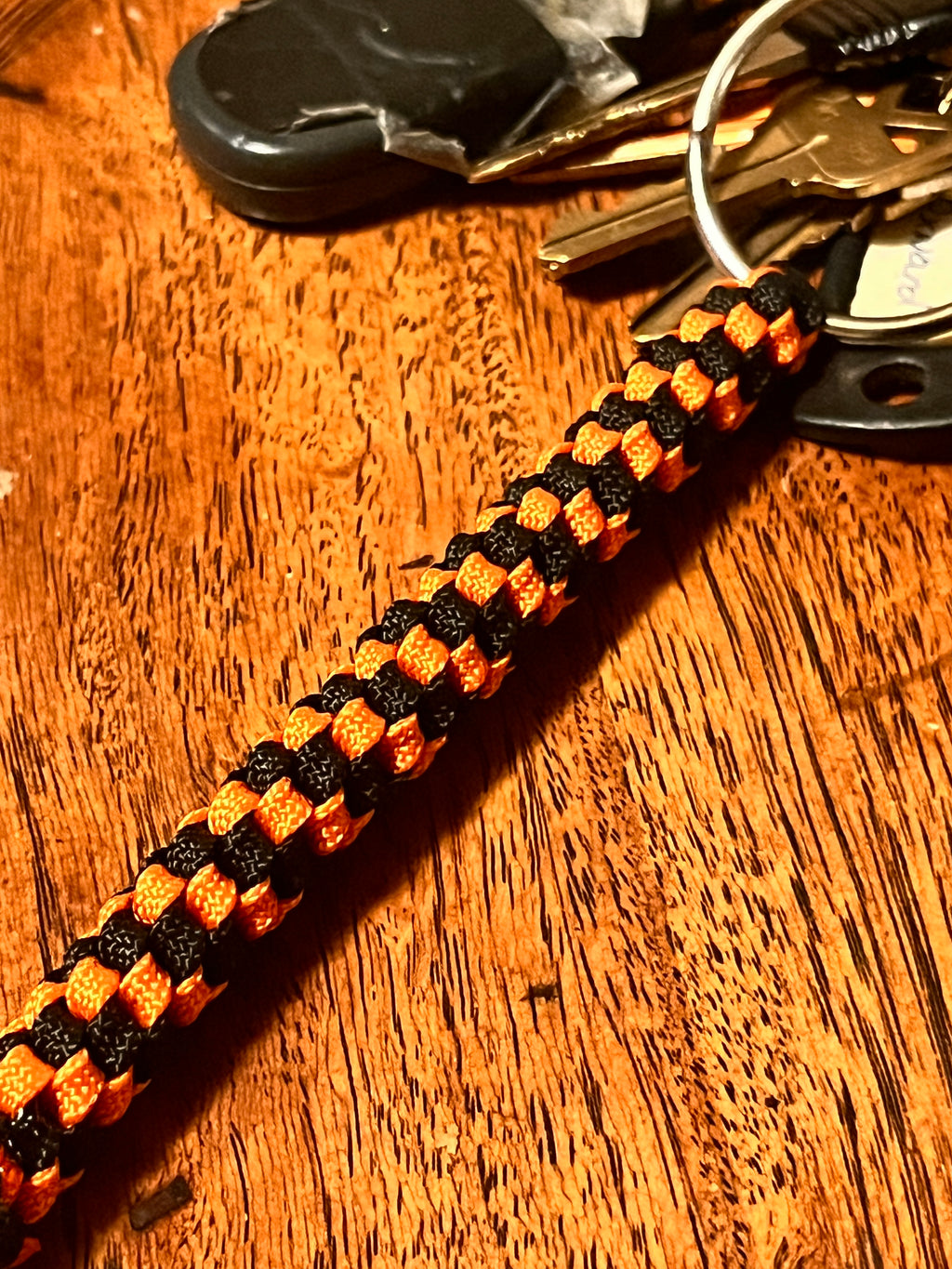 5"(13cm) 2-string Artisan Handwoven Helix Spiral Paracord Collectible Keychain – Black & Orange