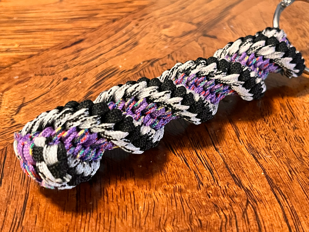 5 1/4"(13.5cm) 5-string Artisan Handwoven Helix Spiral Paracord Collectible Keychain – Black and White and Purple