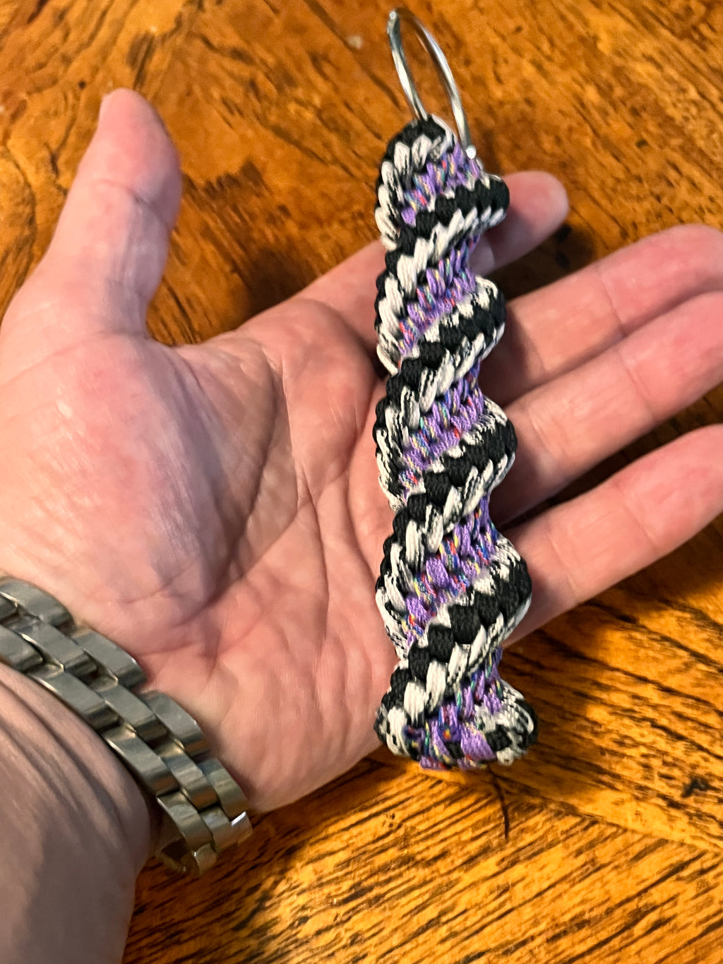 5 1/4"(13.5cm) 5-string Artisan Handwoven Helix Spiral Paracord Collectible Keychain – Black and White and Purple