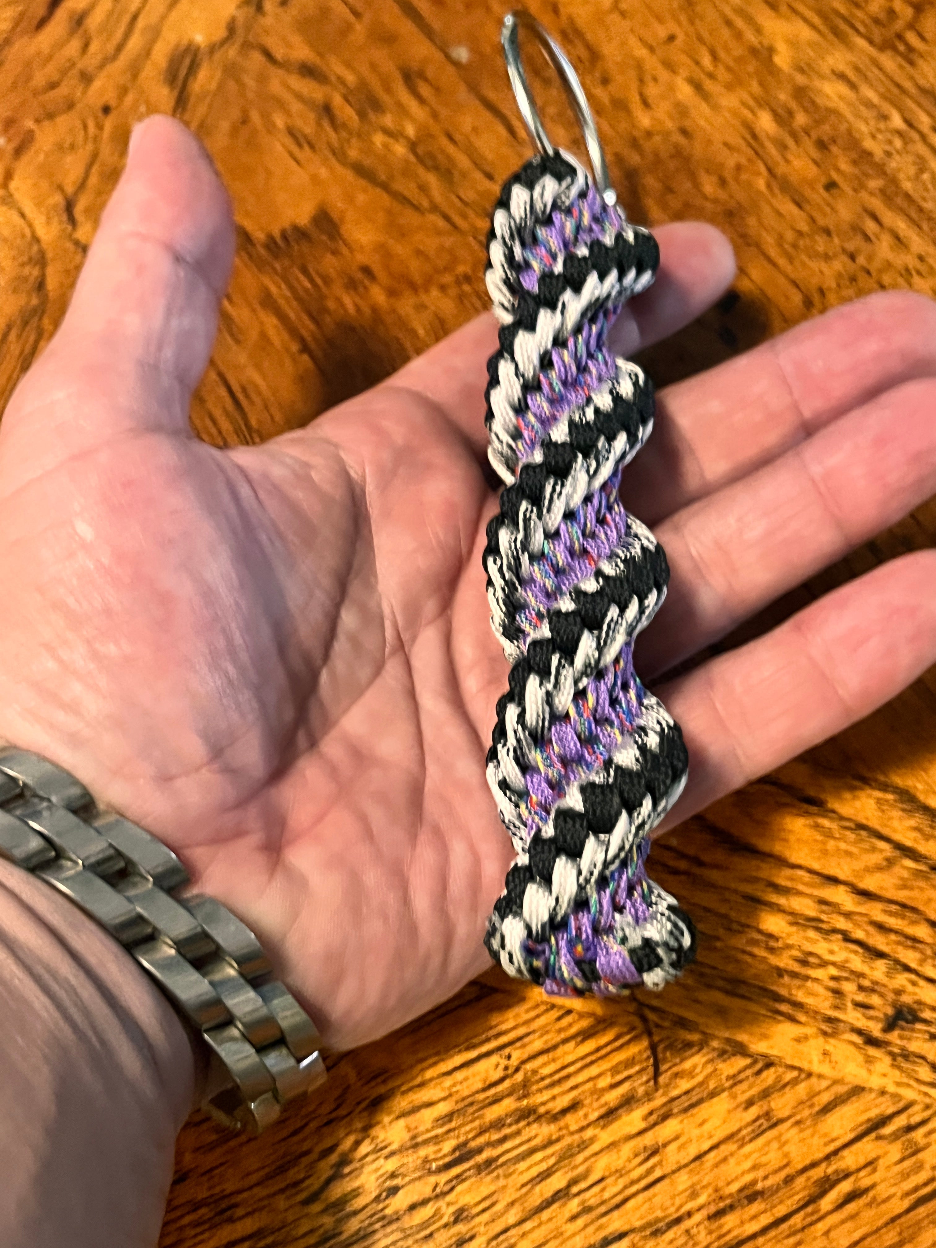 5 1/4"(13.5cm) 5-string Artisan Handwoven Helix Spiral Paracord Collectible Keychain – Black and White and Purple