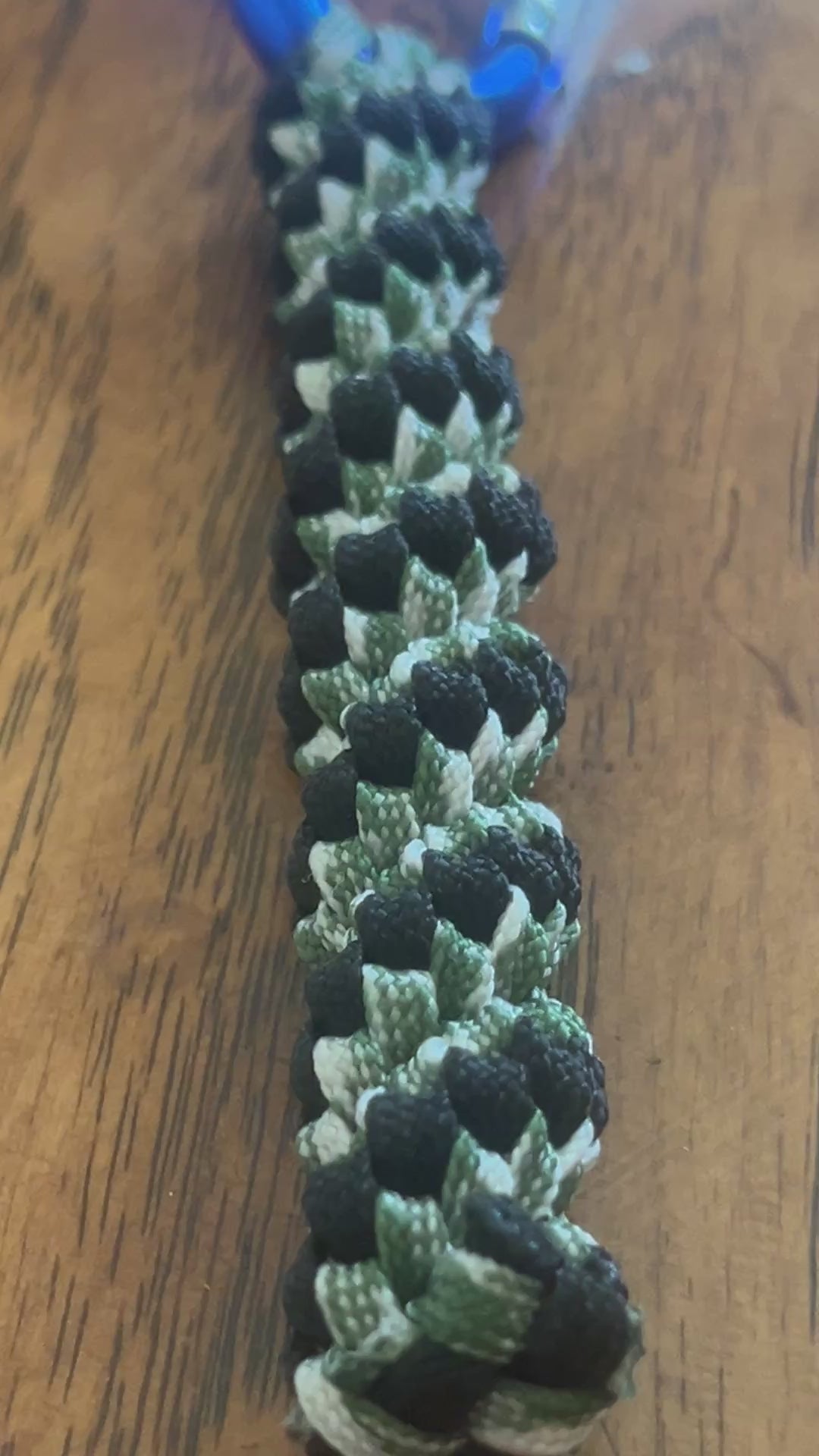 5"(13cm) 3-string Artisan Handwoven Helix Spiral Paracord Collectible Keychain – Black & Green with White accents